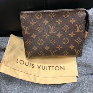 Louis Vuitton Toiletry 19 100% Authentic